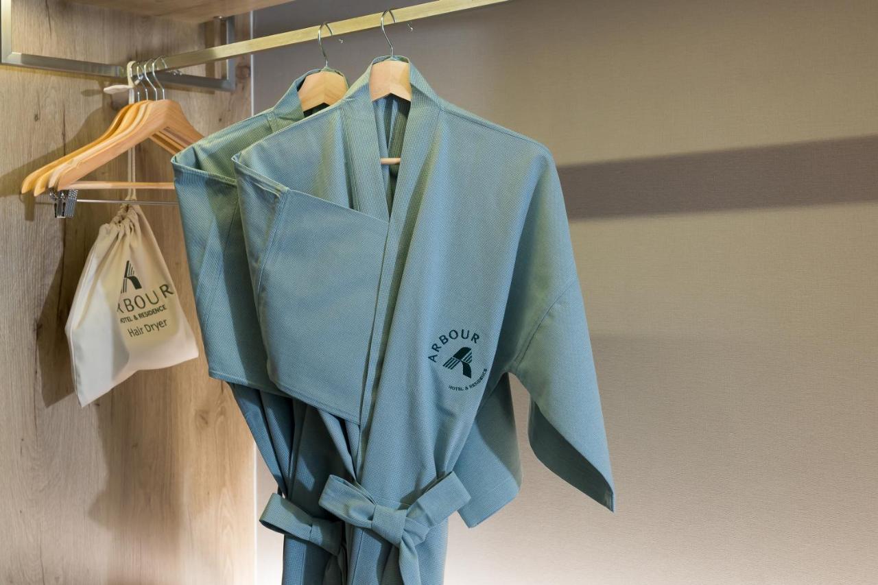 Arbour Hotel&Residence Pattaya Exterior foto A bathrobe