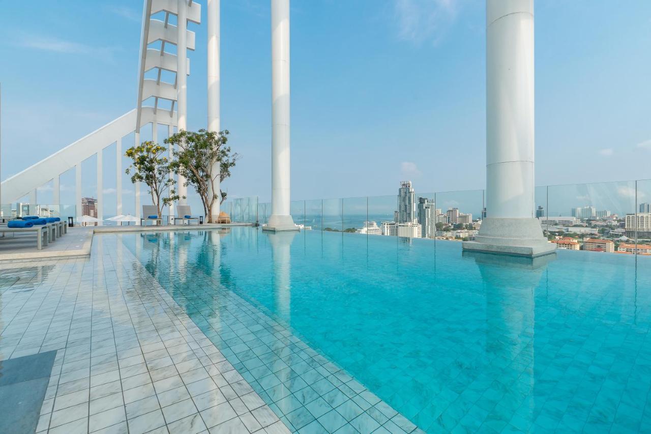 Arbour Hotel&Residence Pattaya Exterior foto Infinity pool at the rooftop