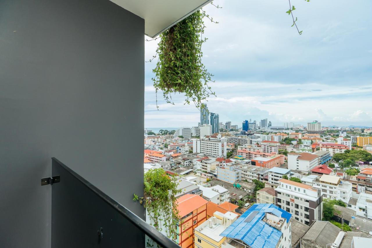 Arbour Hotel&Residence Pattaya Exterior foto View from the balcony of a condominium in Bangkok